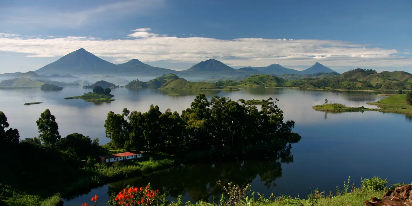 beautiful-lake-mutanda