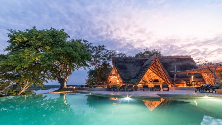 nile-safari-lodge-infinity-pool-5777