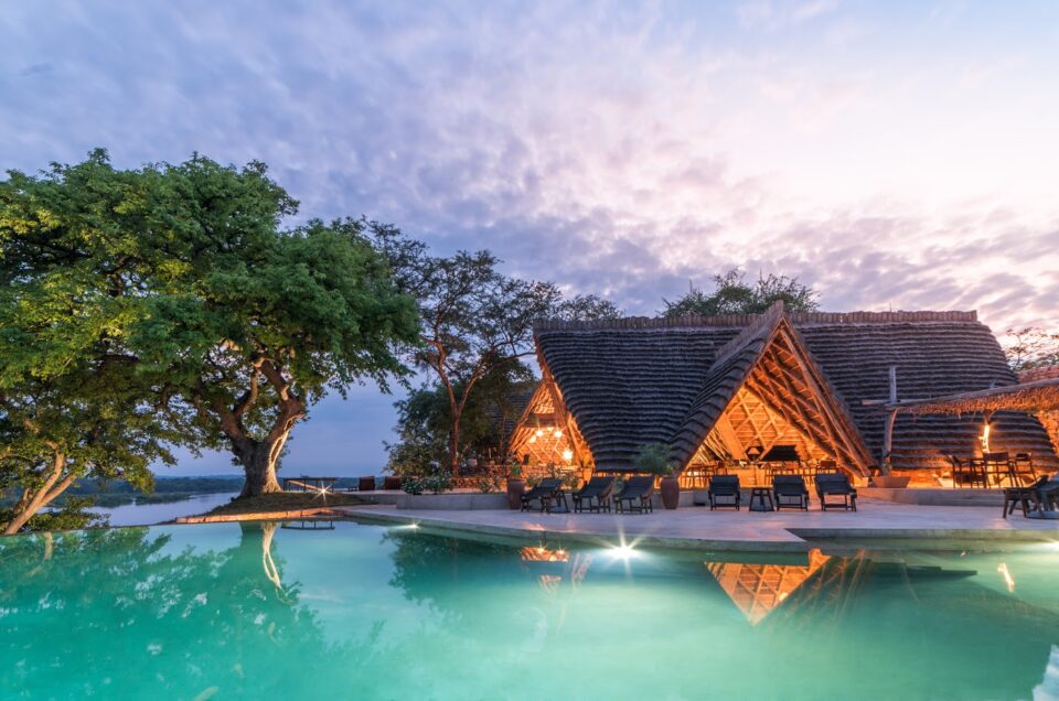 nile-safari-lodge-infinity-pool-5777