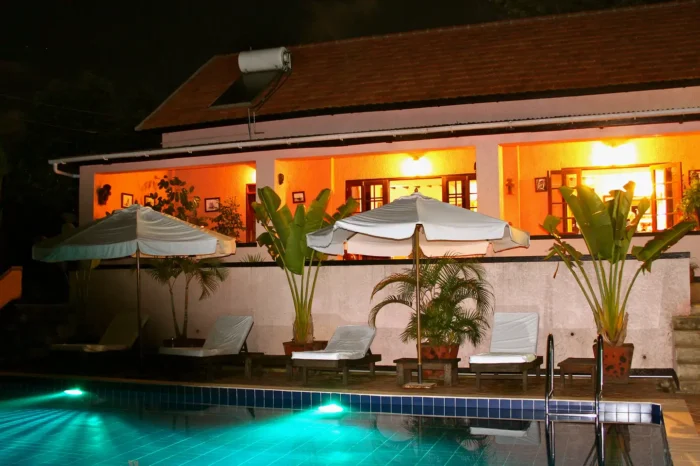 The Boma Hotel Bar at night