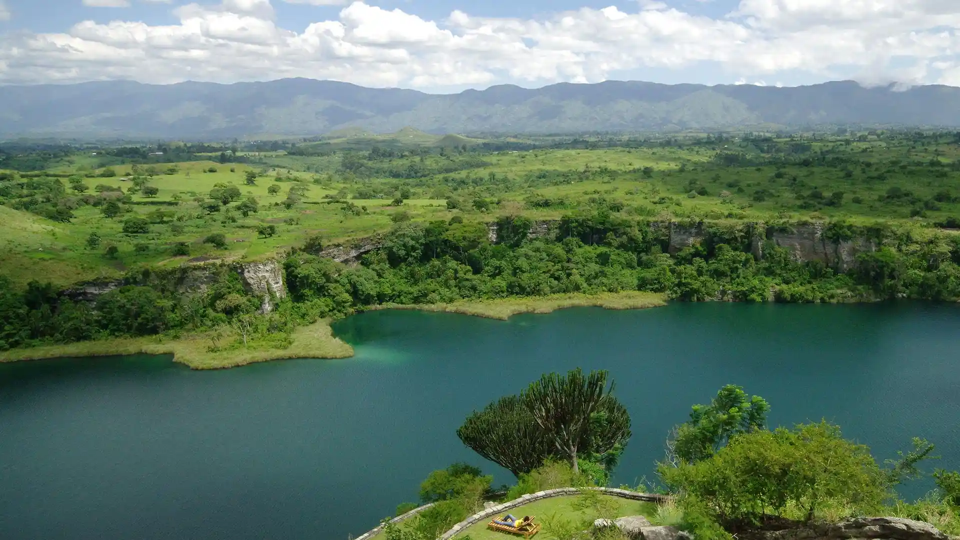 lake-kyaninga-lodge.webp