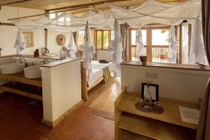 Mutanda Lake Resort Luxury Cottage