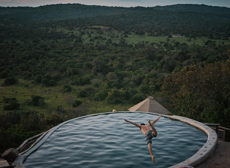 mihingolodge_pool (3).webp