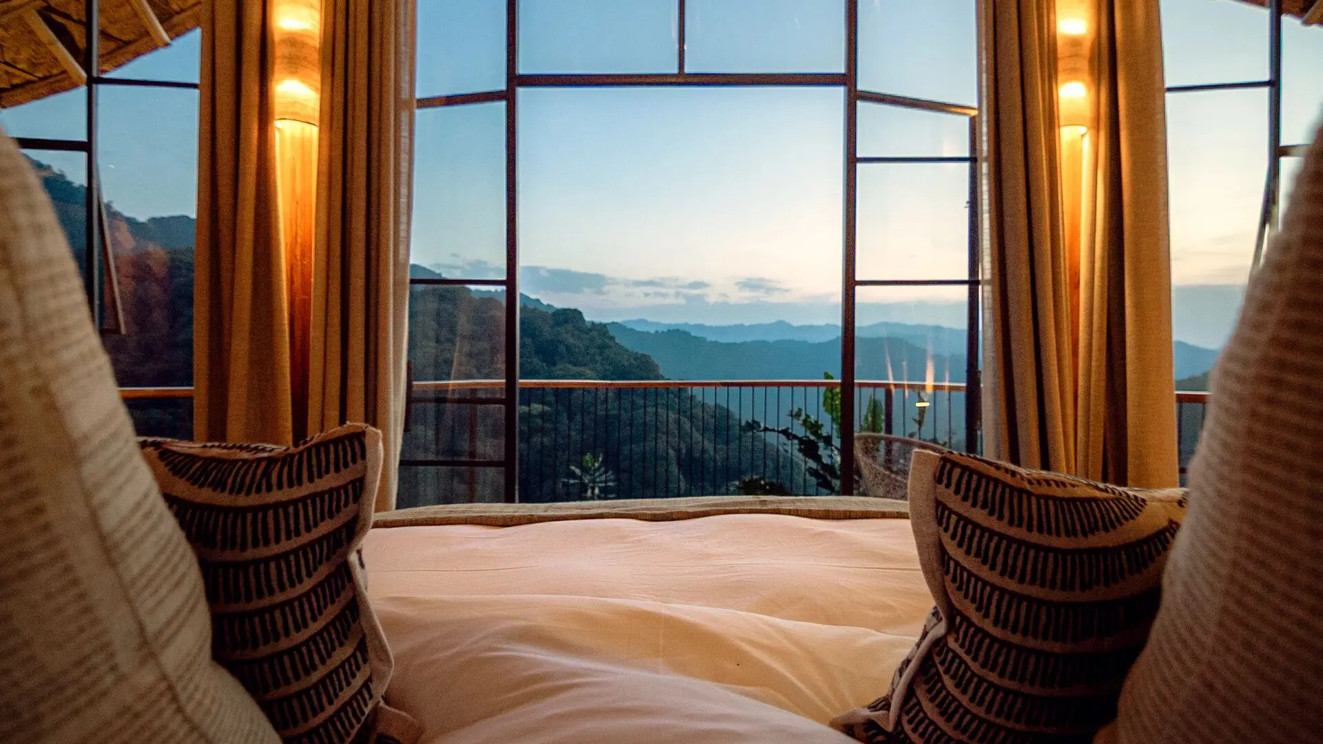 Luxury Uganda Safaris